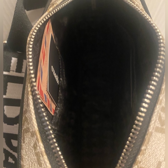 Karl Largerfeld CrossbodyBag with Removable Coin Pouch 2PC’s NWT retail:$198 - Picture 6 of 8